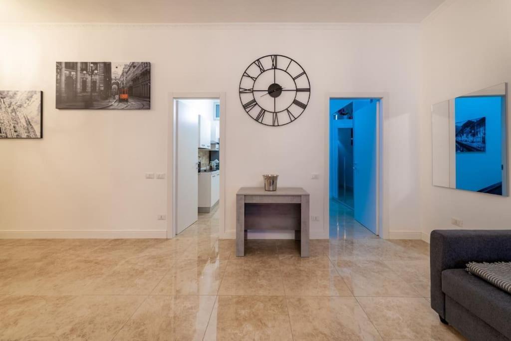 San Babila - Luxury Milanese Apartment — Photos 2